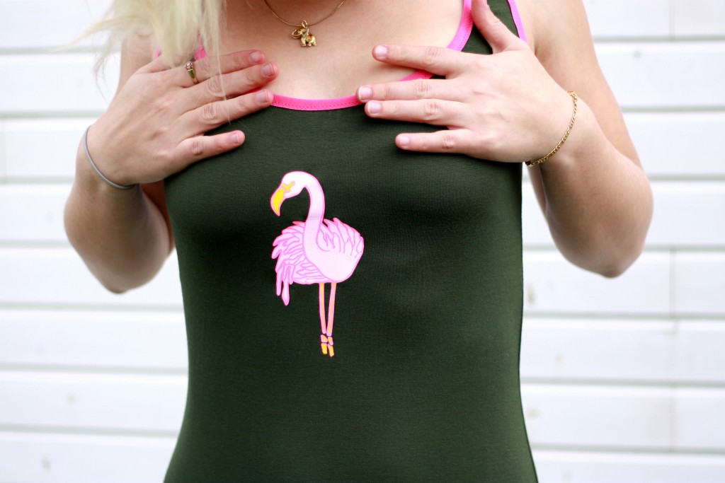 probeplotten flamingos by katiela